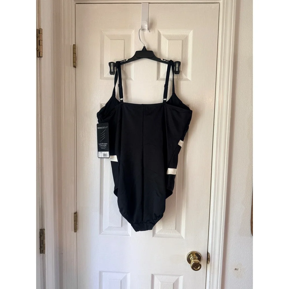 Miraclesuit‎ Lyra One Piece Swimsuit Spectra Black White Tummy Control 16